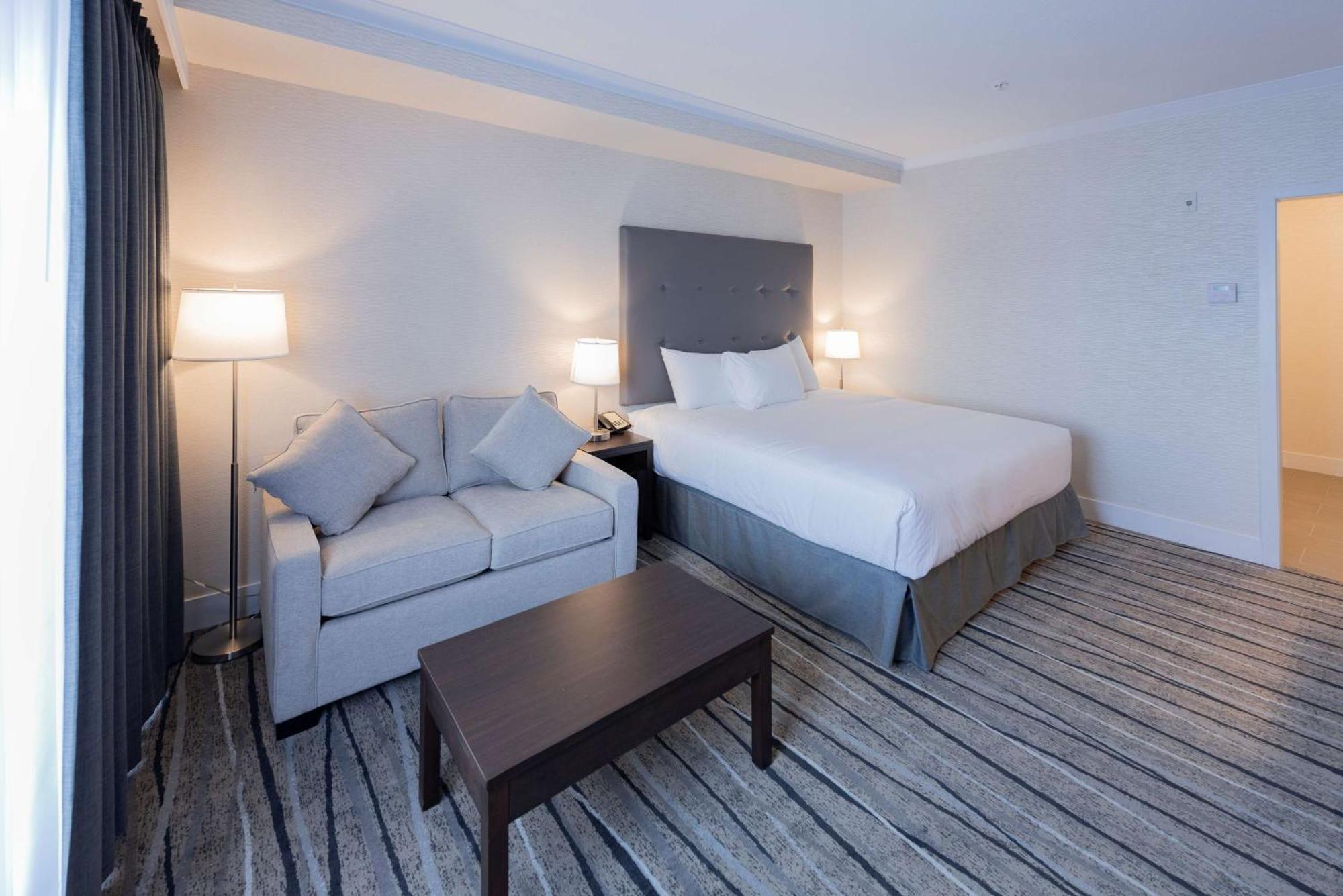 Prestige Treasure Cove Resort, Worldhotels Elite Принс-Джордж Экстерьер фото