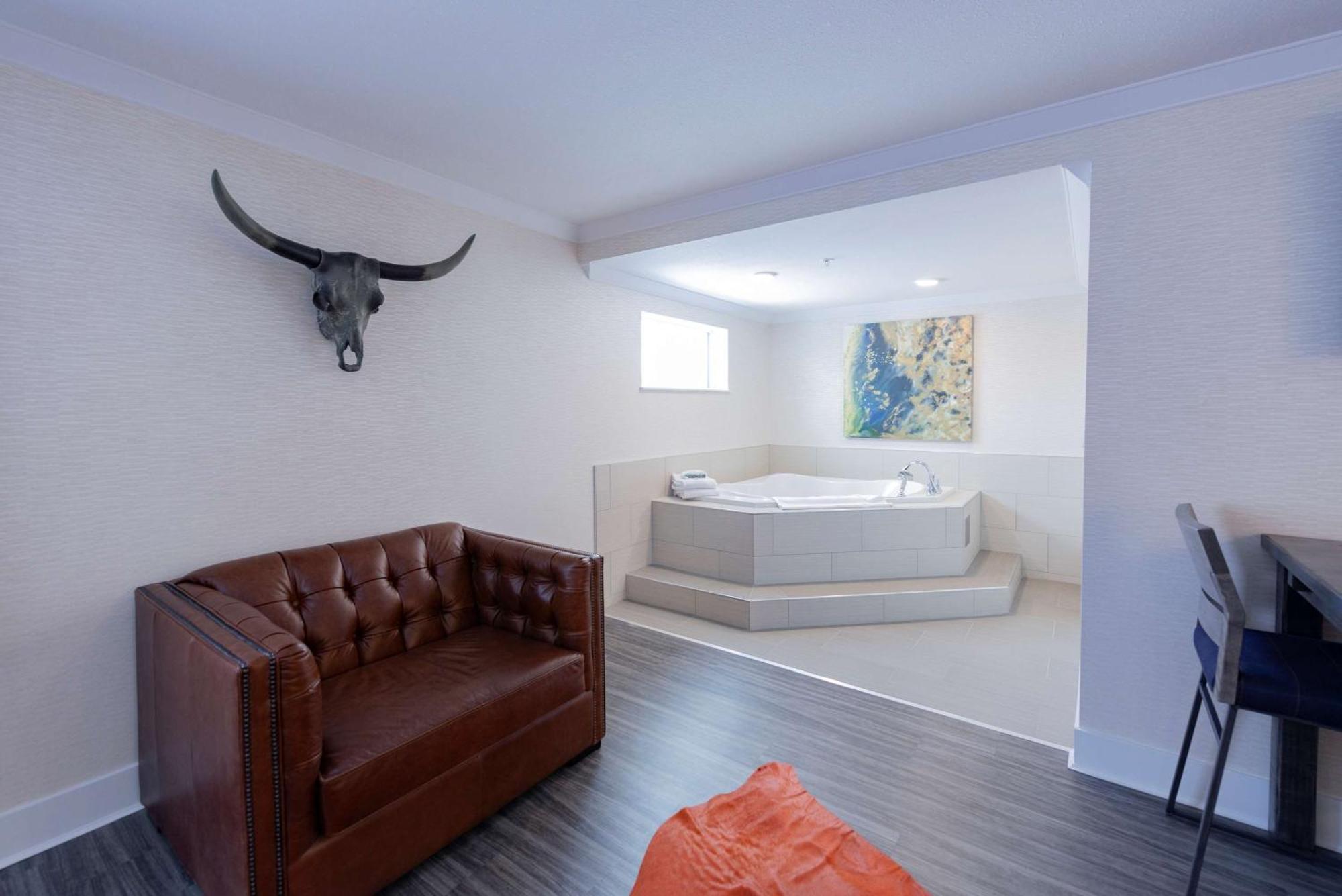 Prestige Treasure Cove Resort, Worldhotels Elite Принс-Джордж Экстерьер фото