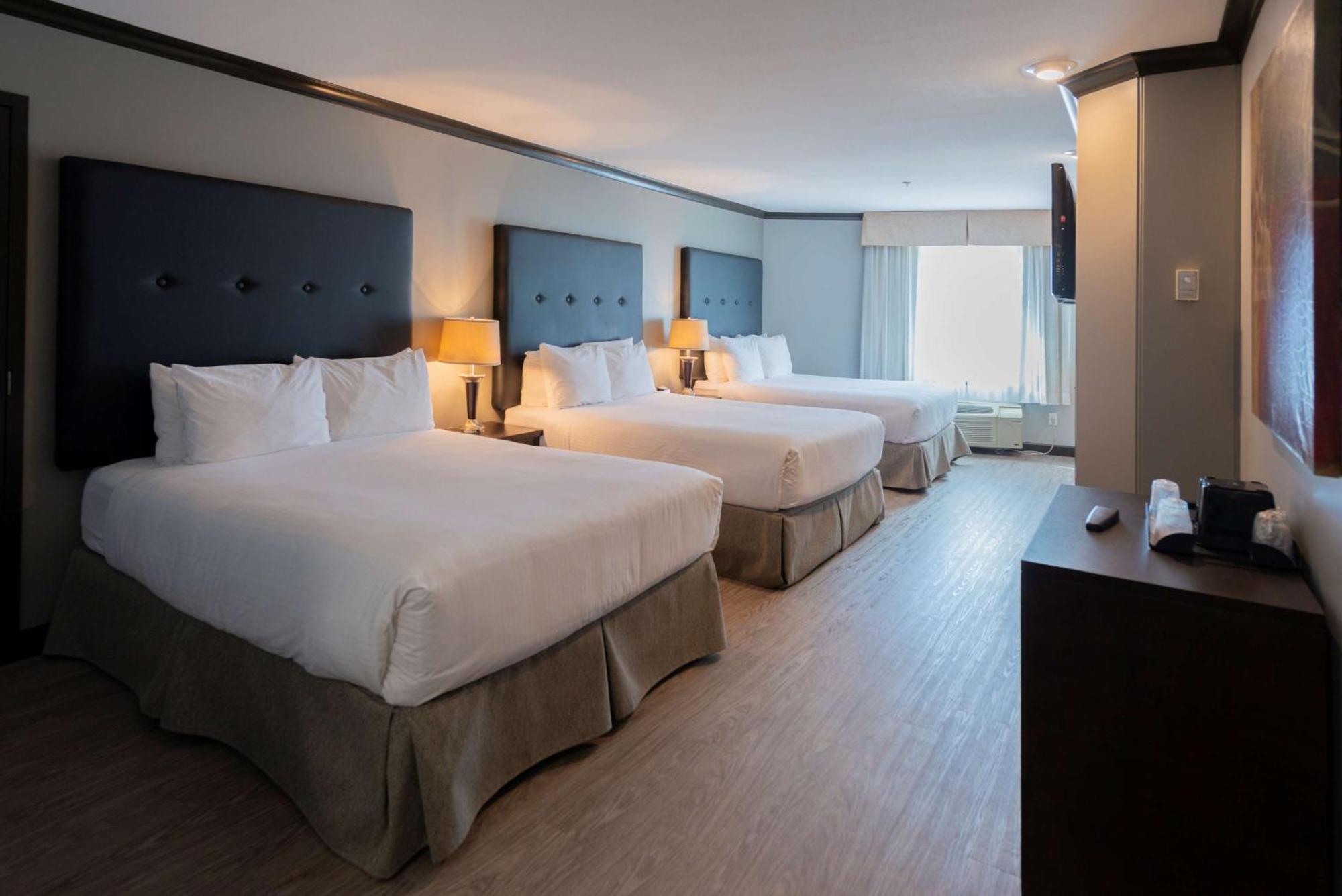 Prestige Treasure Cove Resort, Worldhotels Elite Принс-Джордж Экстерьер фото