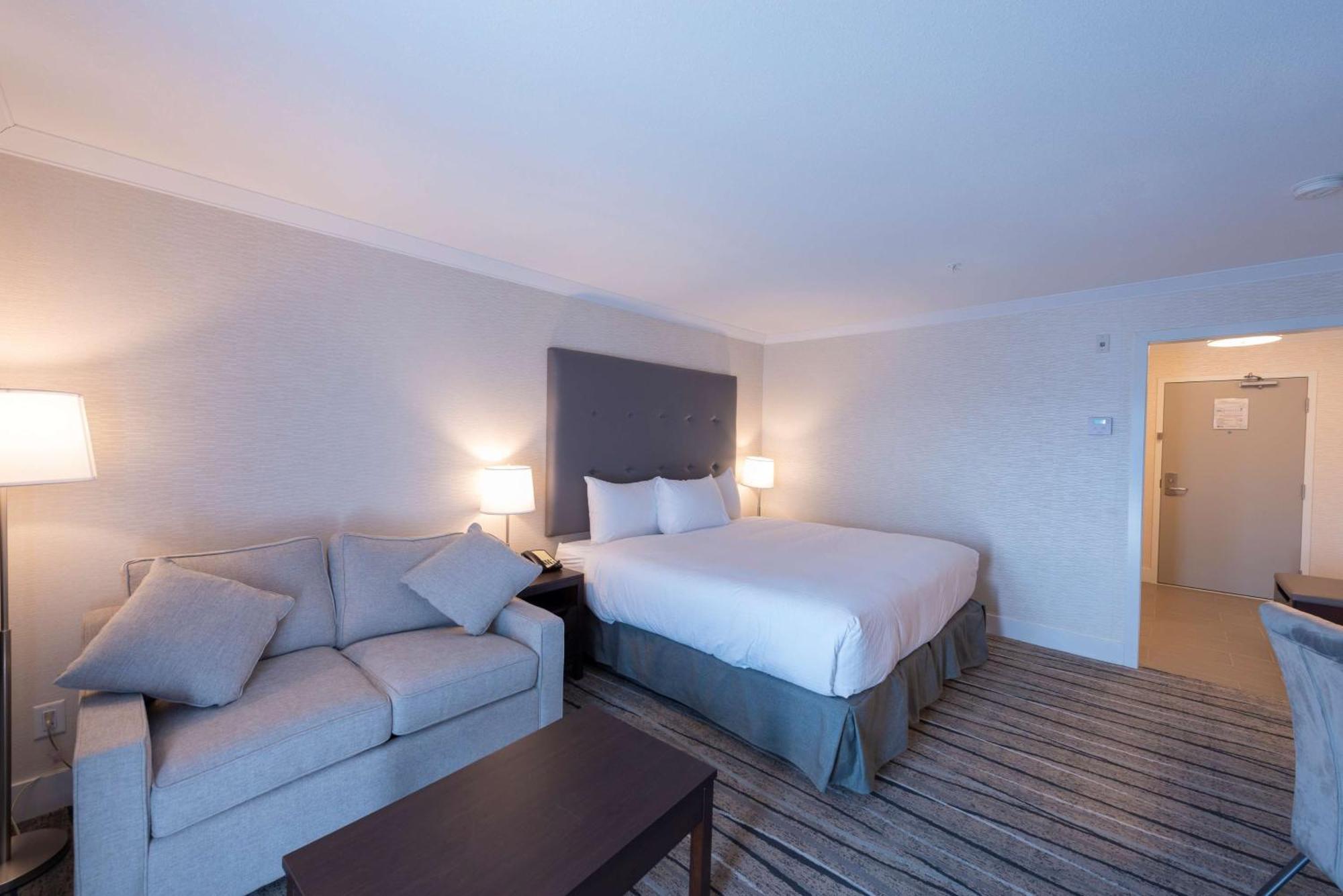 Prestige Treasure Cove Resort, Worldhotels Elite Принс-Джордж Экстерьер фото