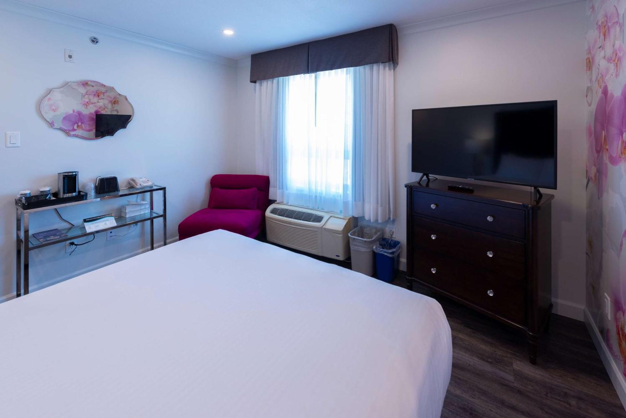 Prestige Treasure Cove Resort, Worldhotels Elite Принс-Джордж Экстерьер фото